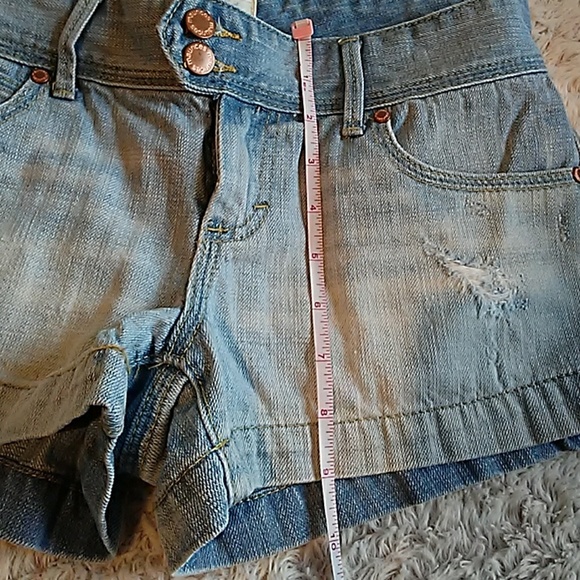 Maurices Weathered Look Lightwashed Jean Shorts - Picture 2 of 5